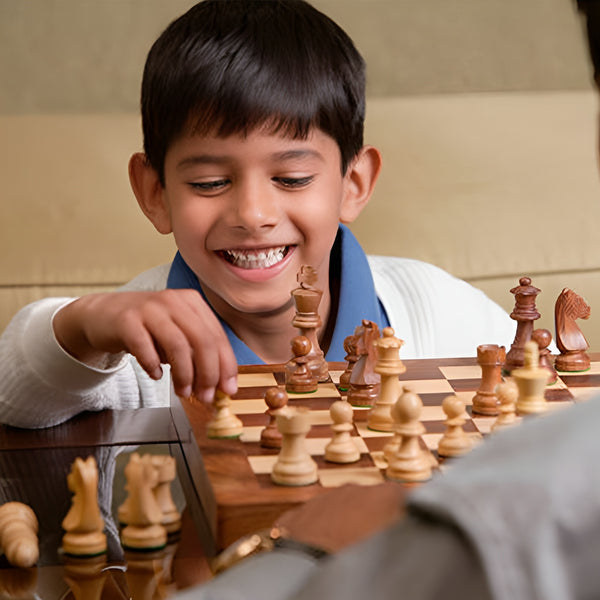 Handcrafted Foldable Magnetic Chess Board Set / Chumbak Satranj 7 inches